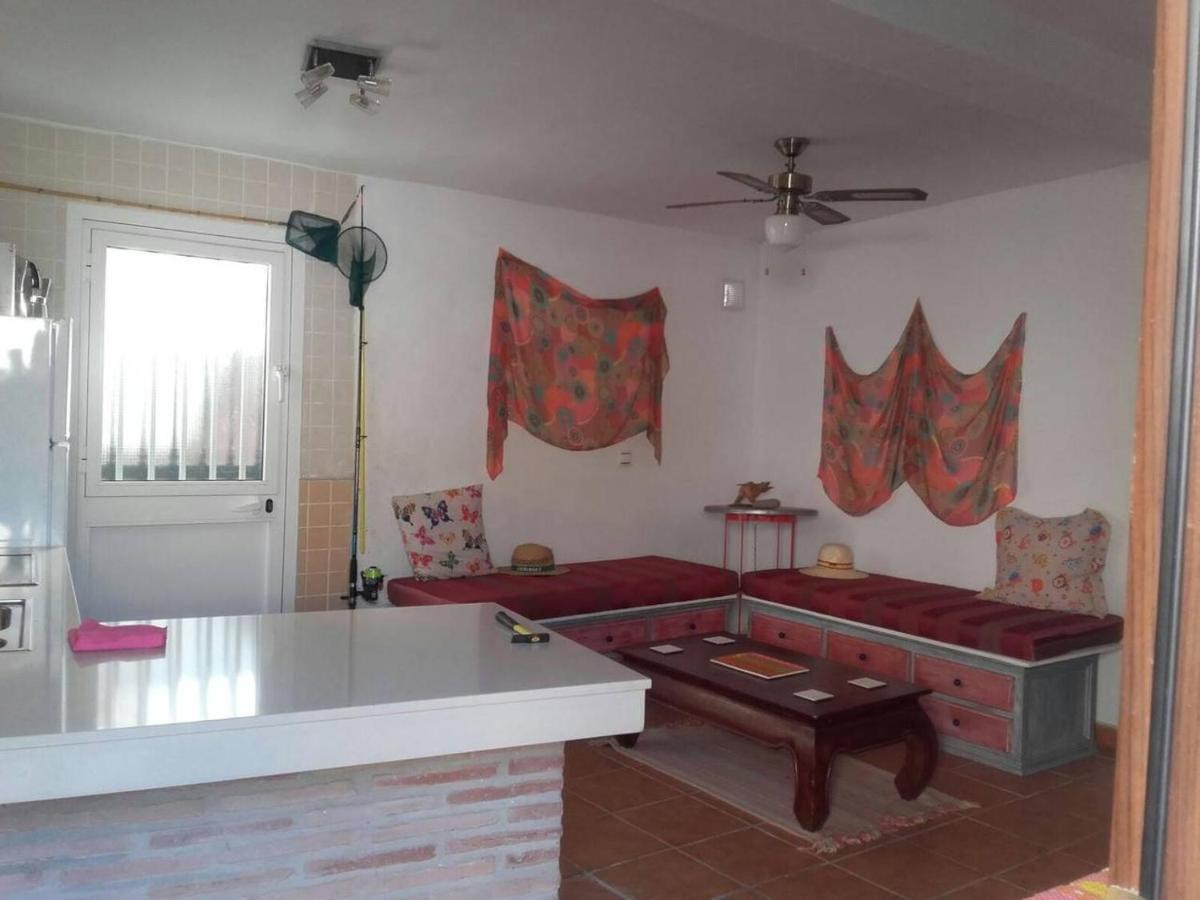 Almayate Hippie Shack Екстериор снимка