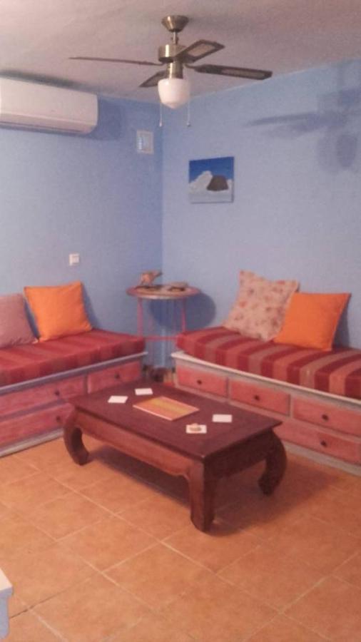 Almayate Hippie Shack Екстериор снимка